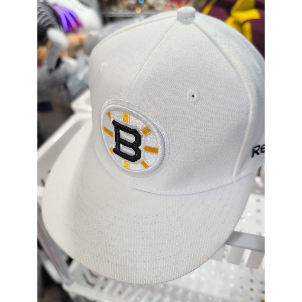 Boston Bruins All White Hat Cap Reebok Stretch Strap Embroidered S/M
